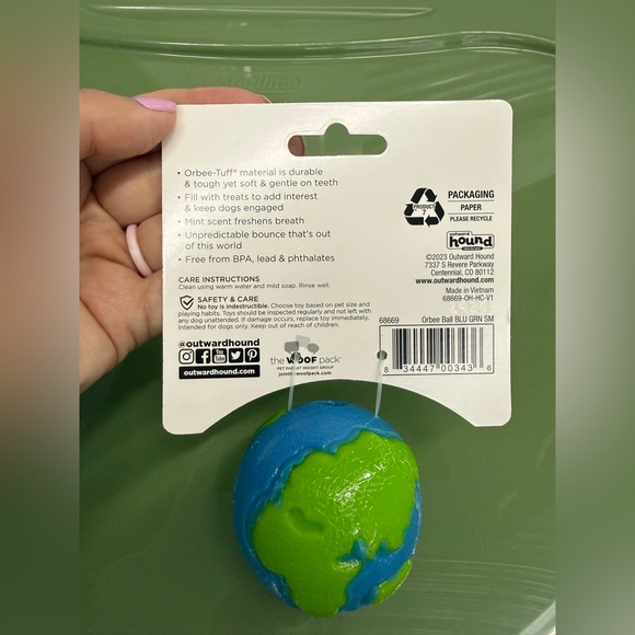 Planet Dog Orbee-Tuff Planet Ball Dog Toy Blue/Green Small - Picture 4 of 4